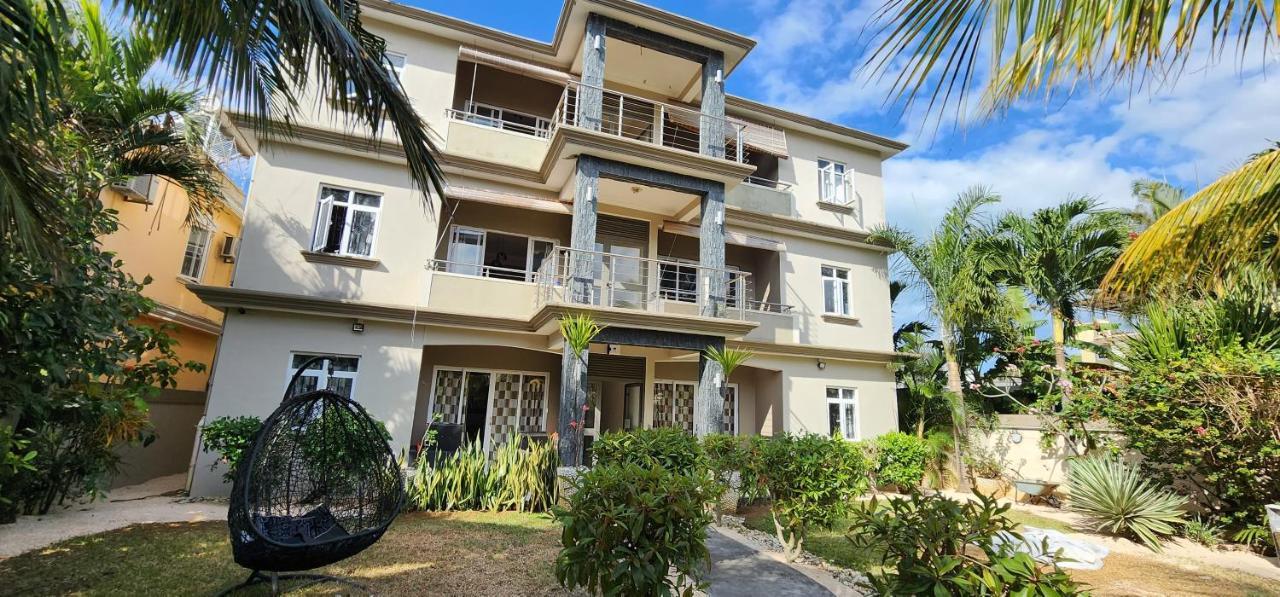 Number 7, 2Nd Floor, Pebble Bay Apartments With Garden View Grand Baie Exterior photo