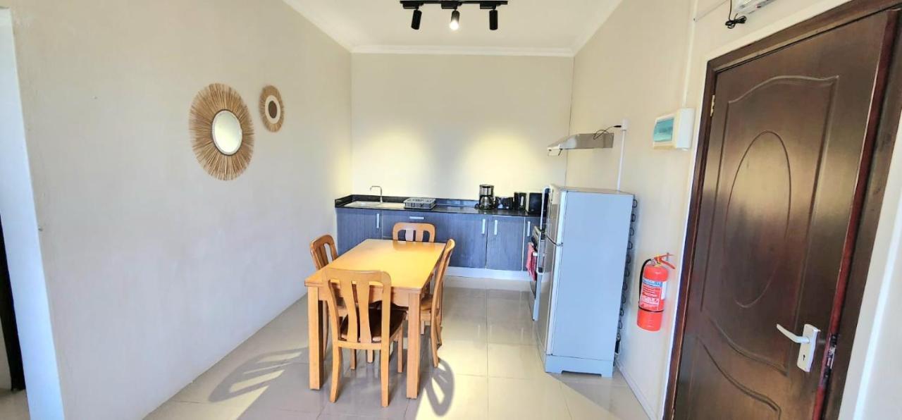 Number 7, 2Nd Floor, Pebble Bay Apartments With Garden View Grand Baie Exterior photo